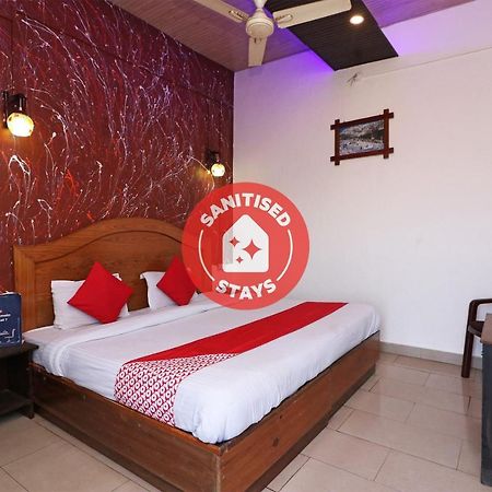 Oyo 73902 Vyttila Residency Hotel Kochi Ngoại thất bức ảnh