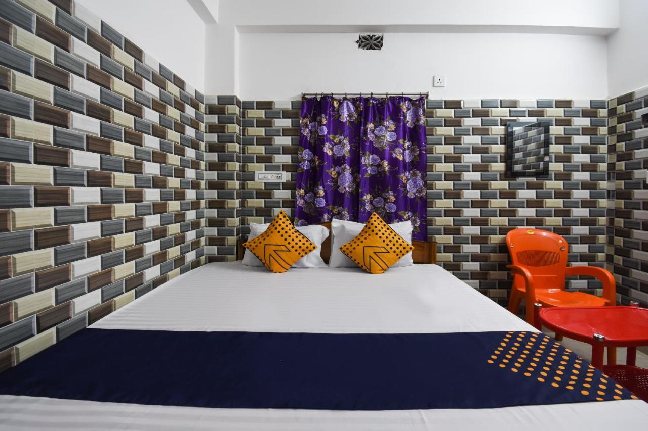 Oyo 73902 Vyttila Residency Hotel Kochi Ngoại thất bức ảnh