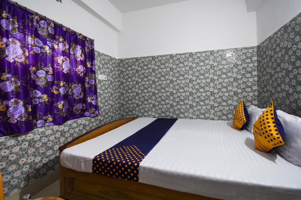 Oyo 73902 Vyttila Residency Hotel Kochi Ngoại thất bức ảnh