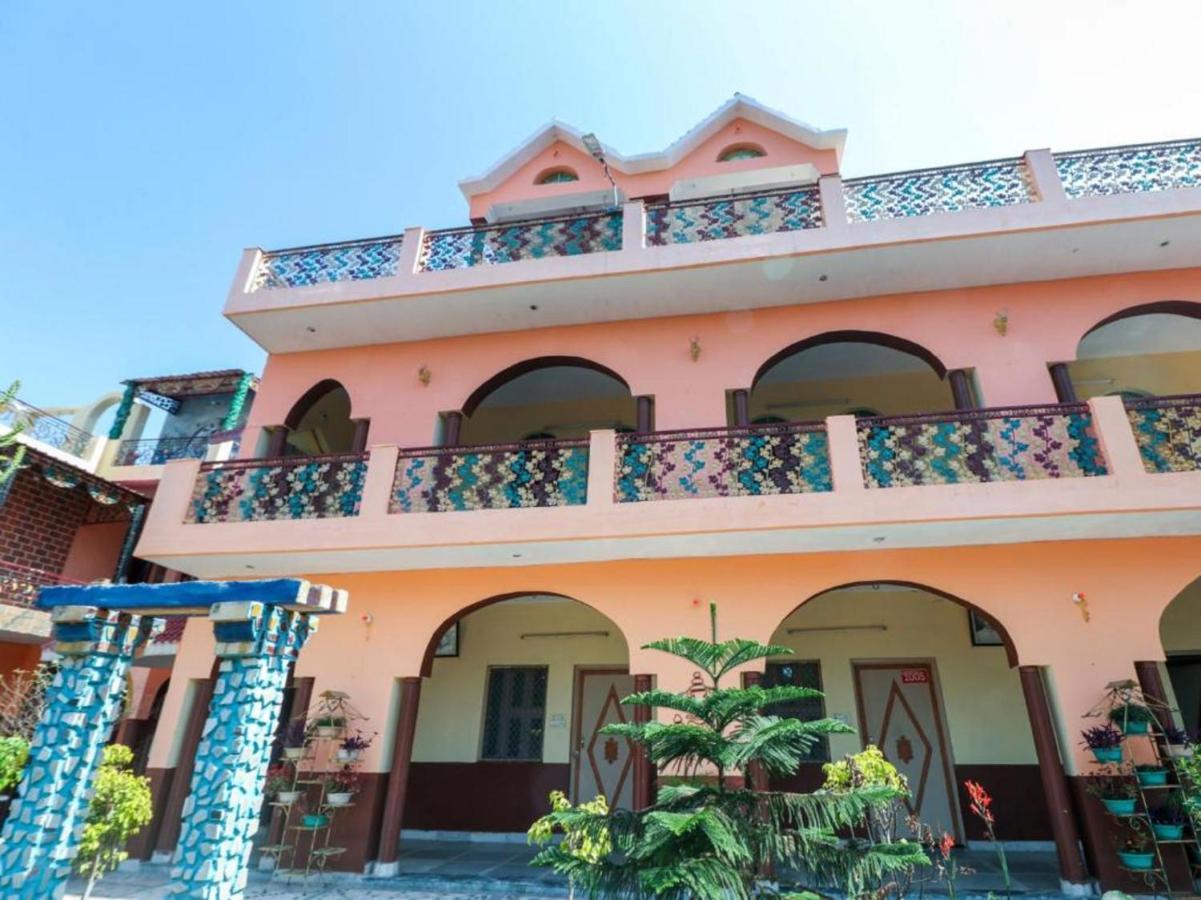 Oyo 73902 Vyttila Residency Hotel Kochi Ngoại thất bức ảnh