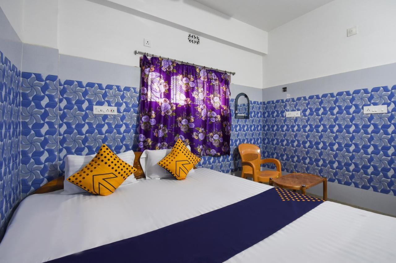 Oyo 73902 Vyttila Residency Hotel Kochi Ngoại thất bức ảnh