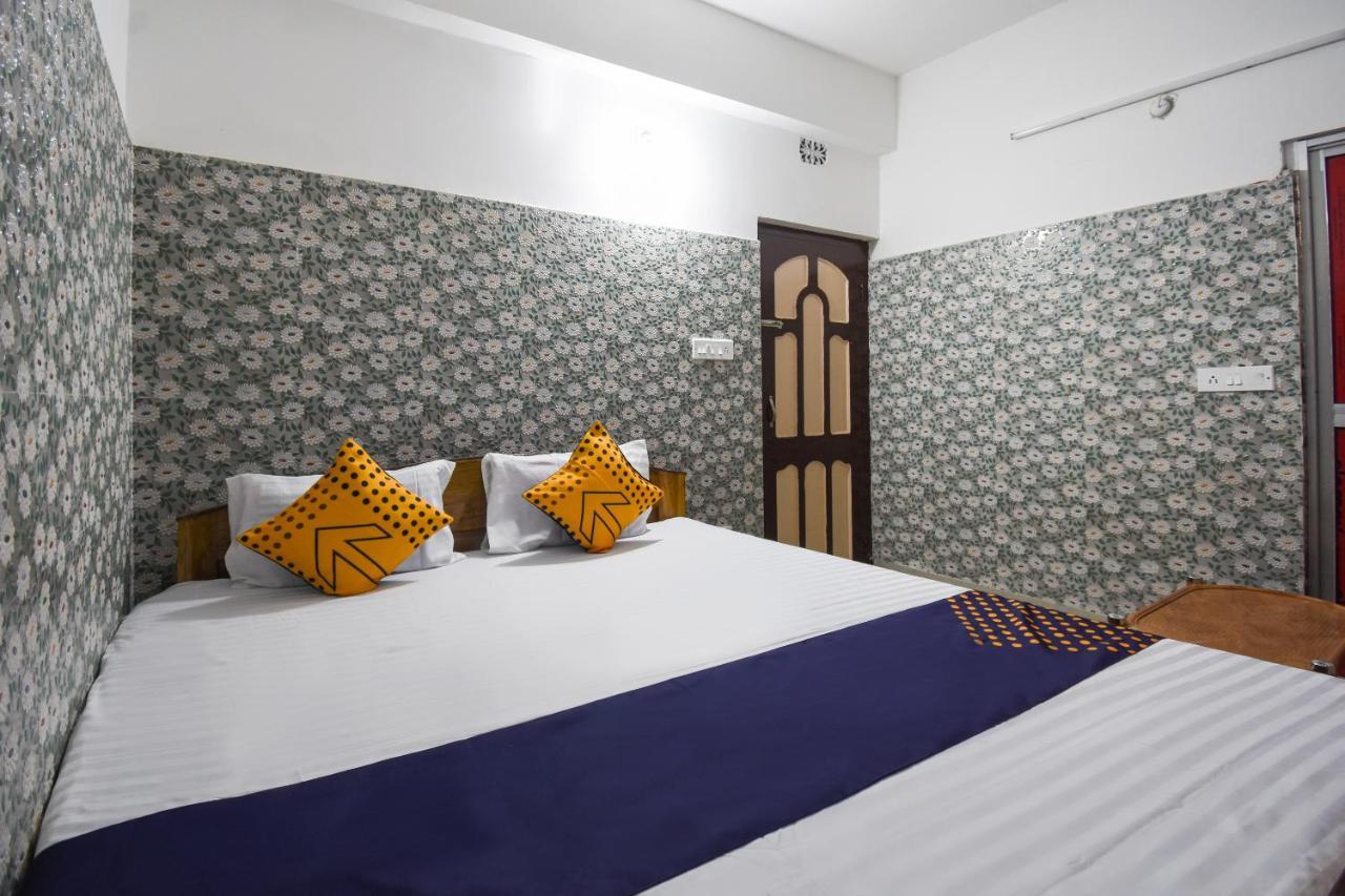 Oyo 73902 Vyttila Residency Hotel Kochi Ngoại thất bức ảnh